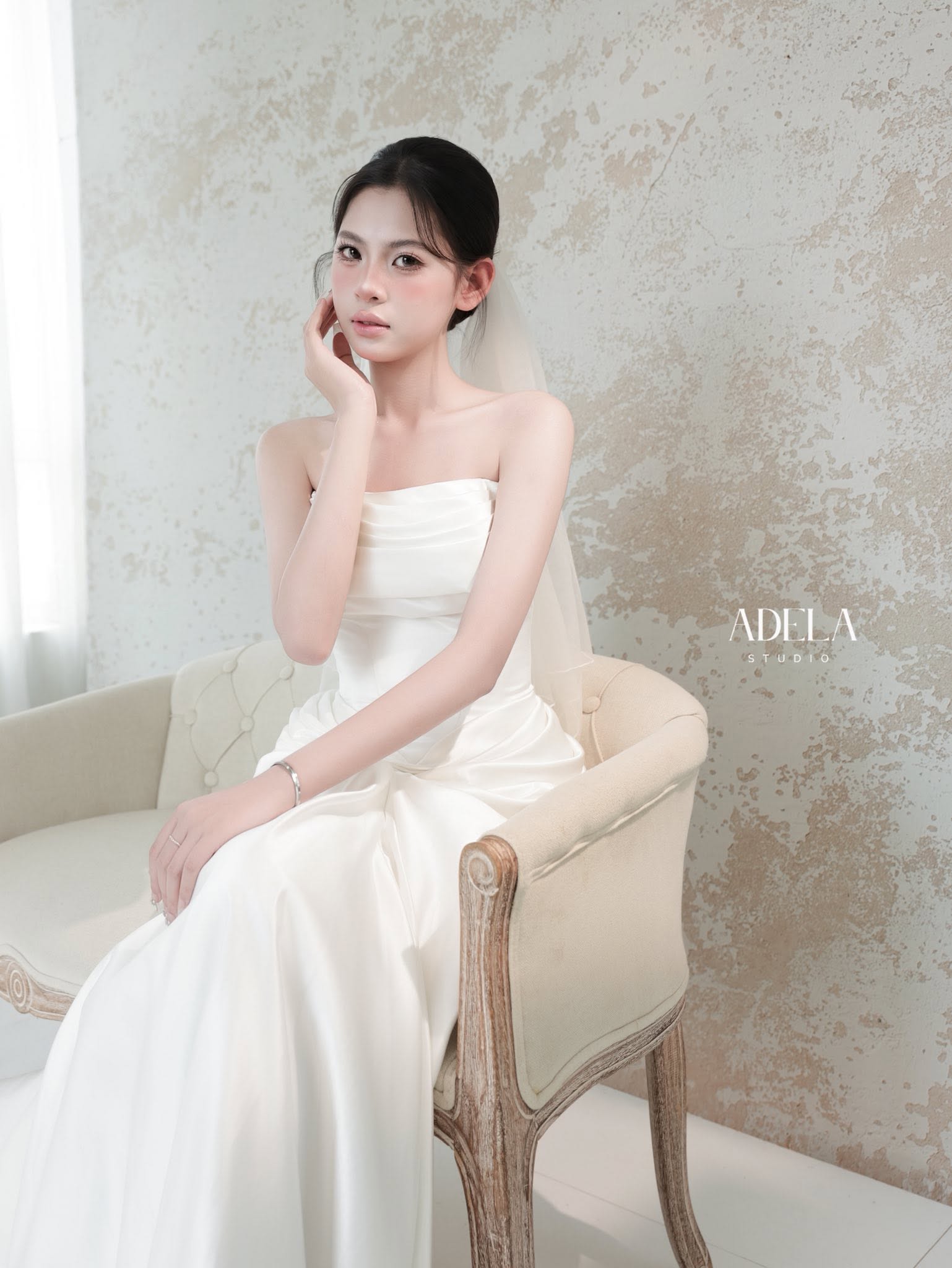 Cô dâu ADELA Studio - váy cưới